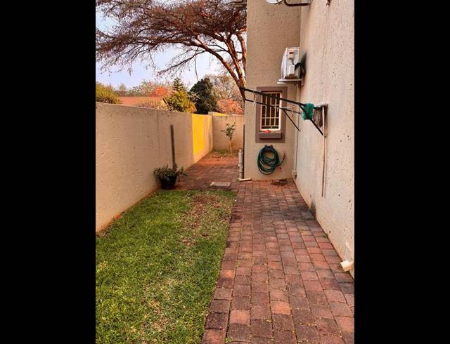 2 BEDROOM TOWNHOUSE FOR SALE IN ANNLIN